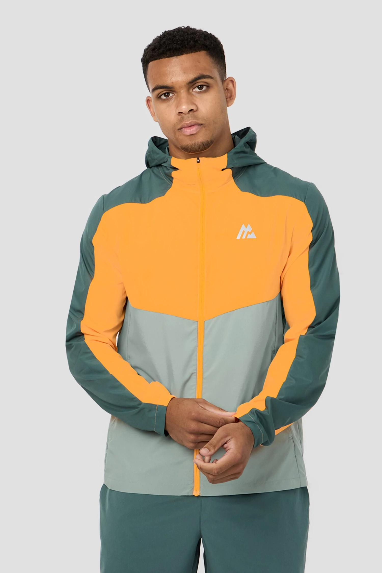 Breeze 3.0 Windbreaker - Dolphin/Ice Tango/Feather Breeze 3.0 Windbreaker - Dolphin/Ice Tango/Feather -MONTIREX CLOHTING SALE BREEZE WINDBREAKER GREEN ORANGE 1 scaled