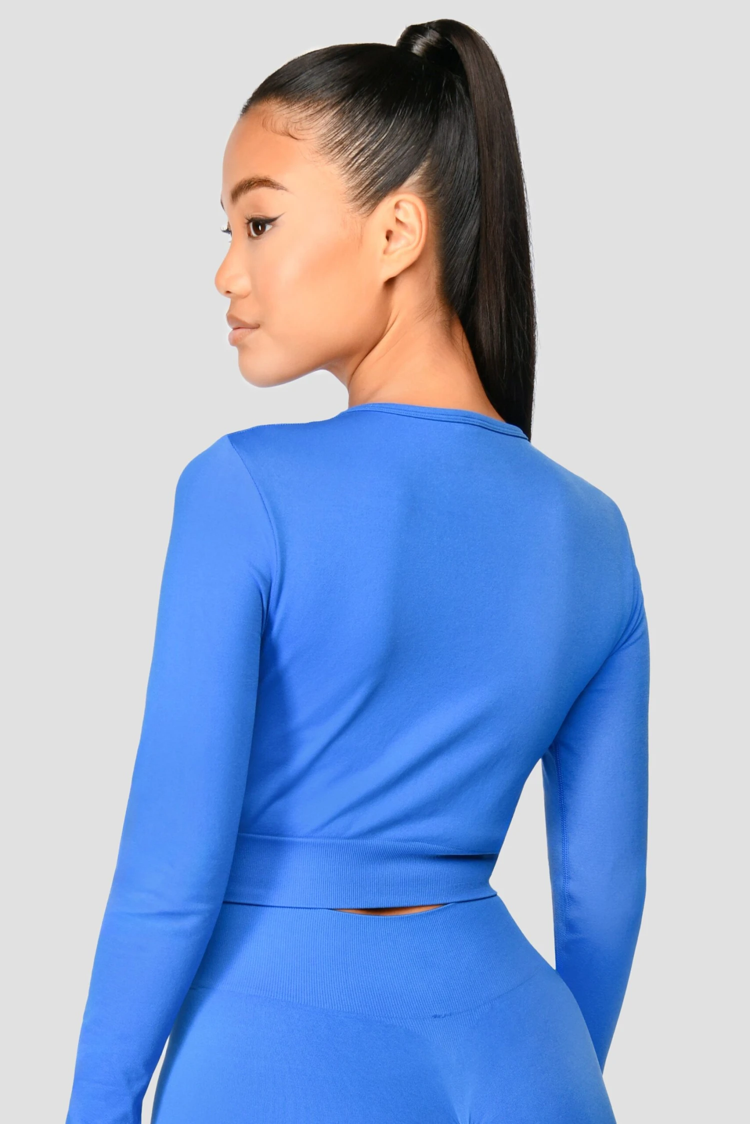 Evolve Seamless Crop - Egyptian Blue Evolve Seamless Crop - Egyptian Blue -MONTIREX CLOHTING SALE EVOLVE CORE SEAMLESS LS CROP Egyptian Blue close back scaled