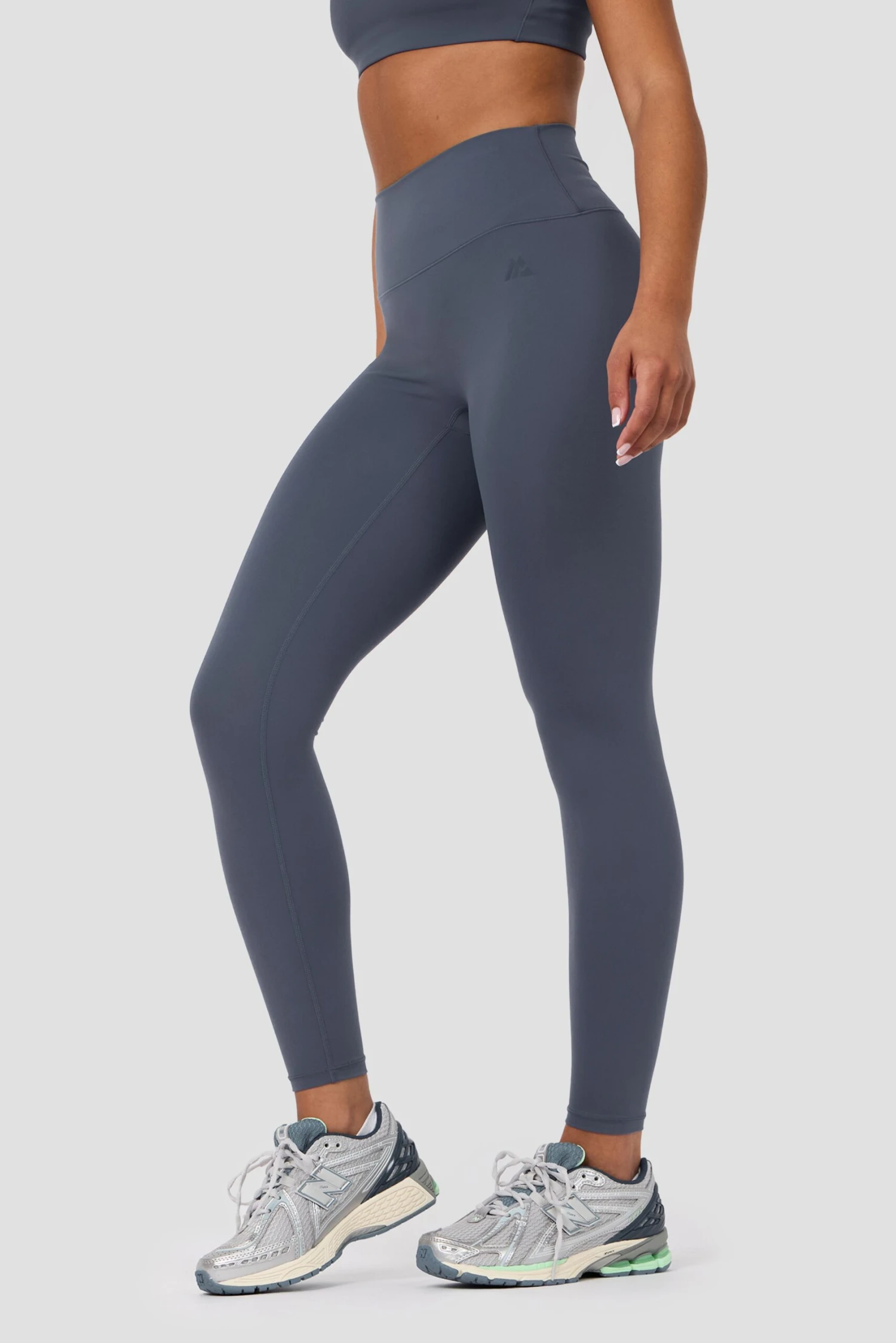 Form Legging - Greyed Indigo Form Legging - Greyed Indigo -MONTIREX CLOHTING SALE FORM LEGGING GREYED INDIGO 1 scaled