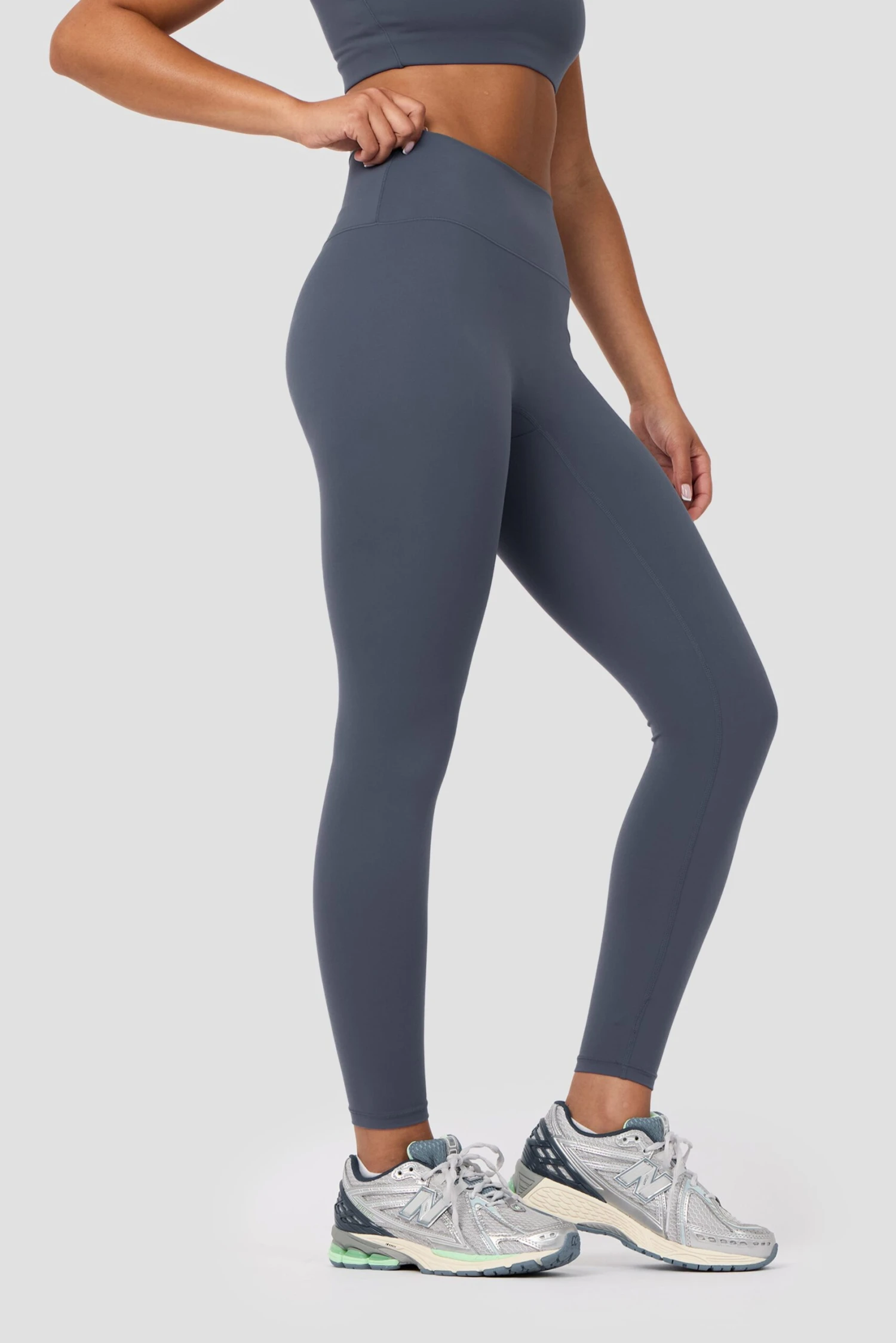 Form Legging - Greyed Indigo Form Legging - Greyed Indigo -MONTIREX CLOHTING SALE FORM LEGGING GREYEDINDIGO 2 scaled