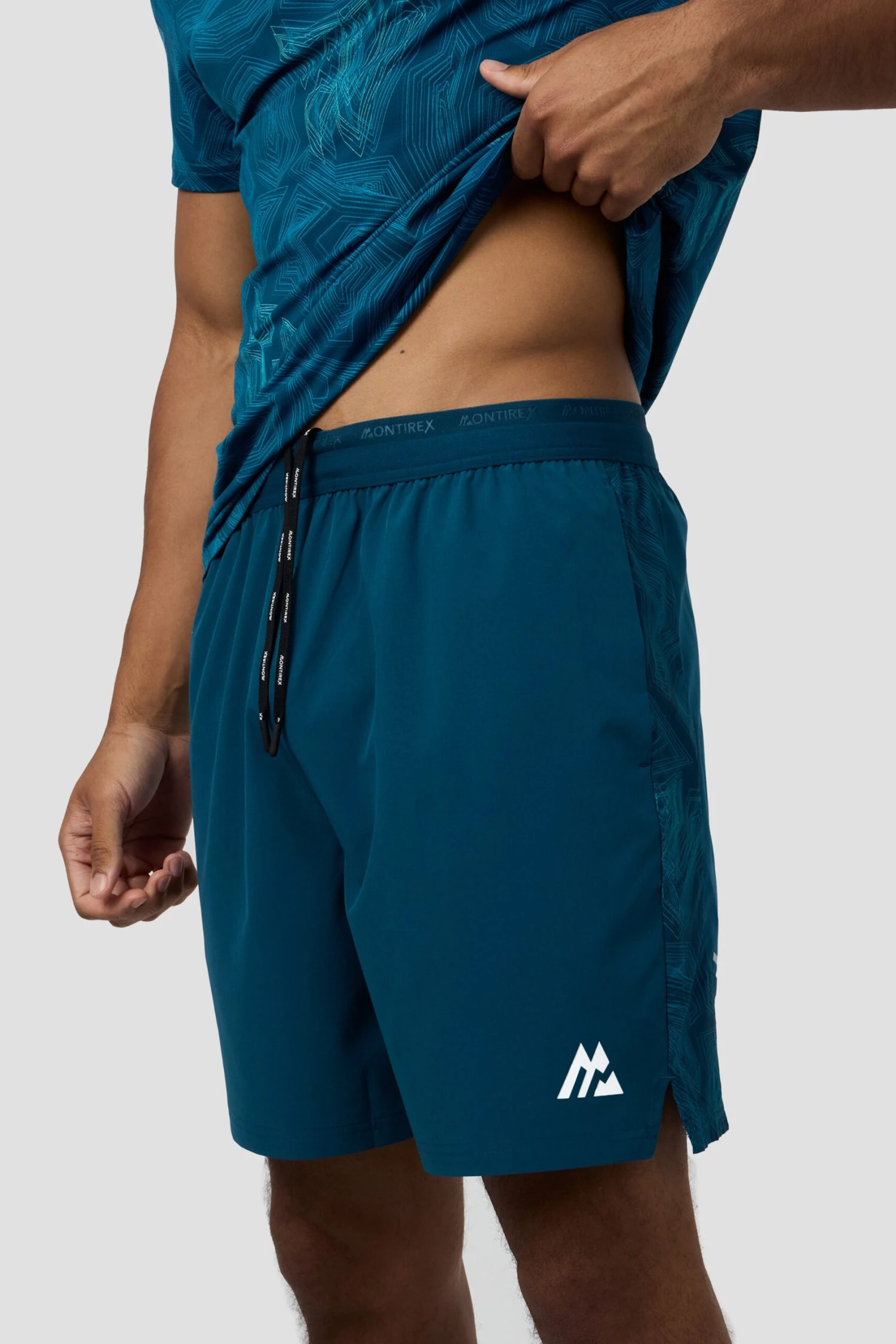 Geo M Print Short - Abyssal Geo M Print Short - Abyssal -MONTIREX CLOHTING SALE GEO M PRINT SHORT SAILOR BLUE BAND scaled