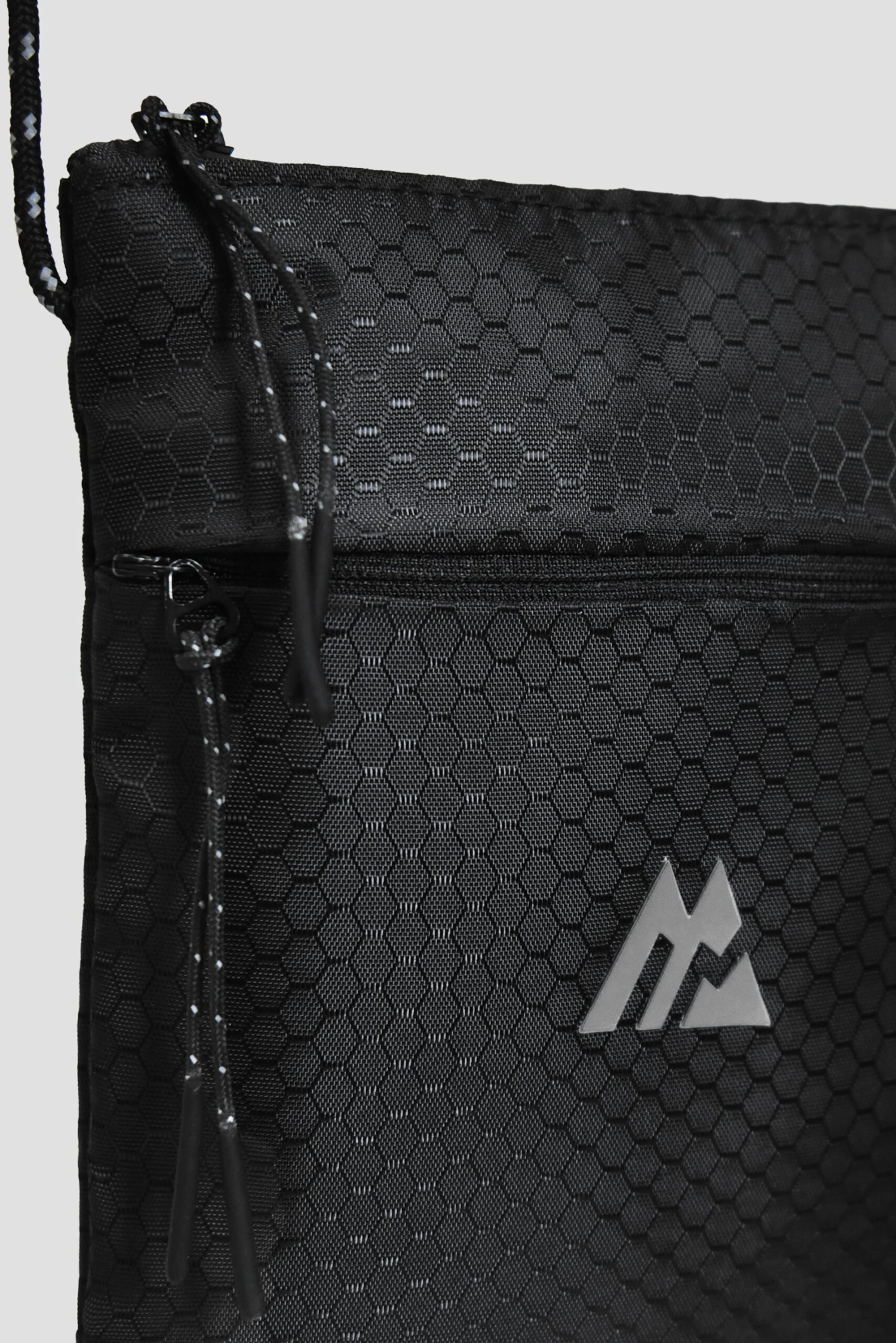 MTX 2.0 Passport Bag - Black/Cement Grey MTX 2.0 Passport Bag - Black/Cement Grey -MONTIREX CLOHTING SALE MTX 2.0 PASSPORT BAG BLACK CEMENT GREY detail scaled