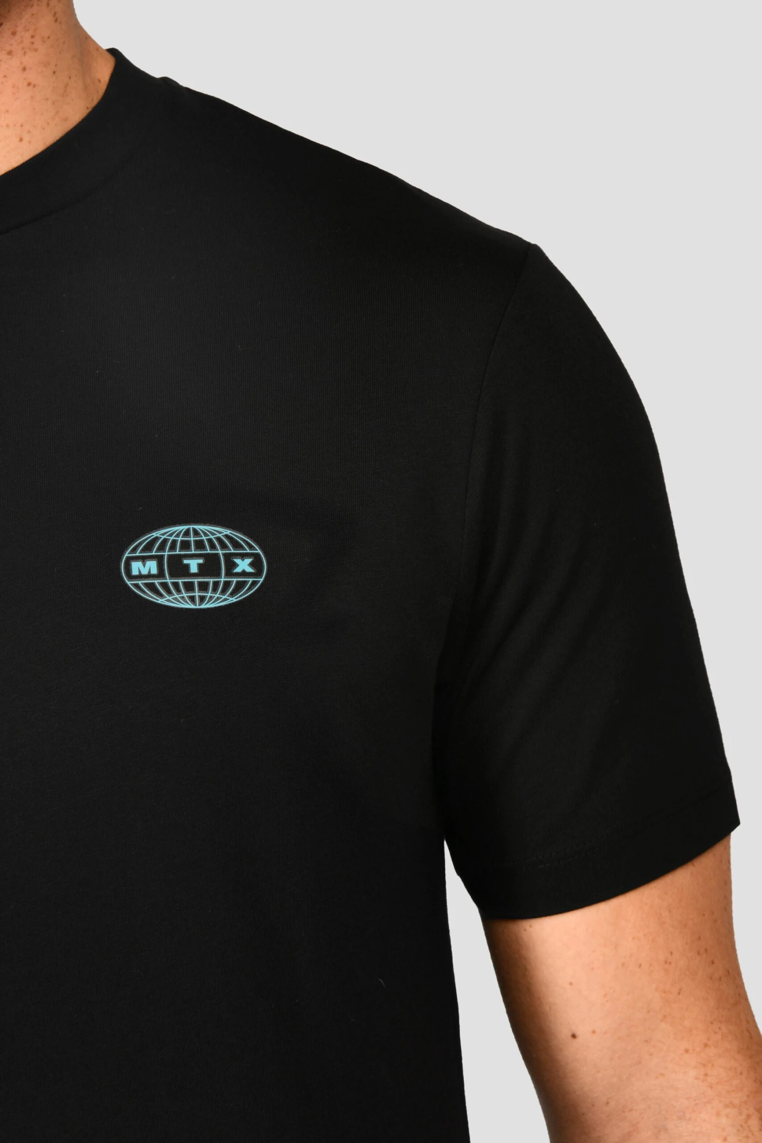MTX Run Vital Cotton T-Shirt - Black MTX Run Vital Cotton T-Shirt - Black -MONTIREX CLOHTING SALE MTX RUN VITAL COTTON TEE BLACK logo detail2 scaled