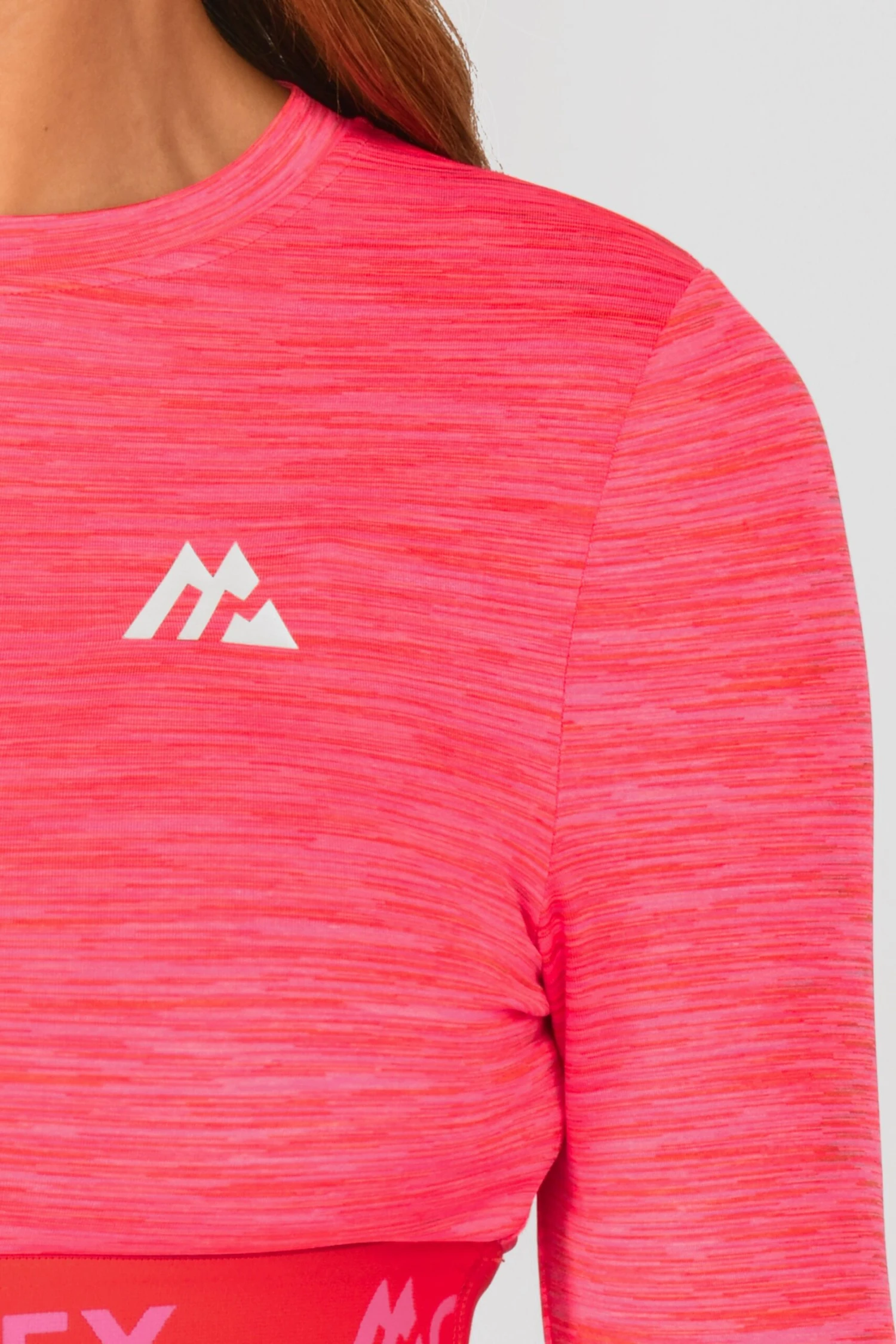 Trail Icon Long Sleeve Crop - Neon Pink/Red Trail Icon Long Sleeve Crop - Neon Pink/Red -MONTIREX CLOHTING SALE TRAIL ICON LS CROP NEON PINK MAGENTA PINK PUNCH SHOCKING PINK FIESTA RED logo detail scaled