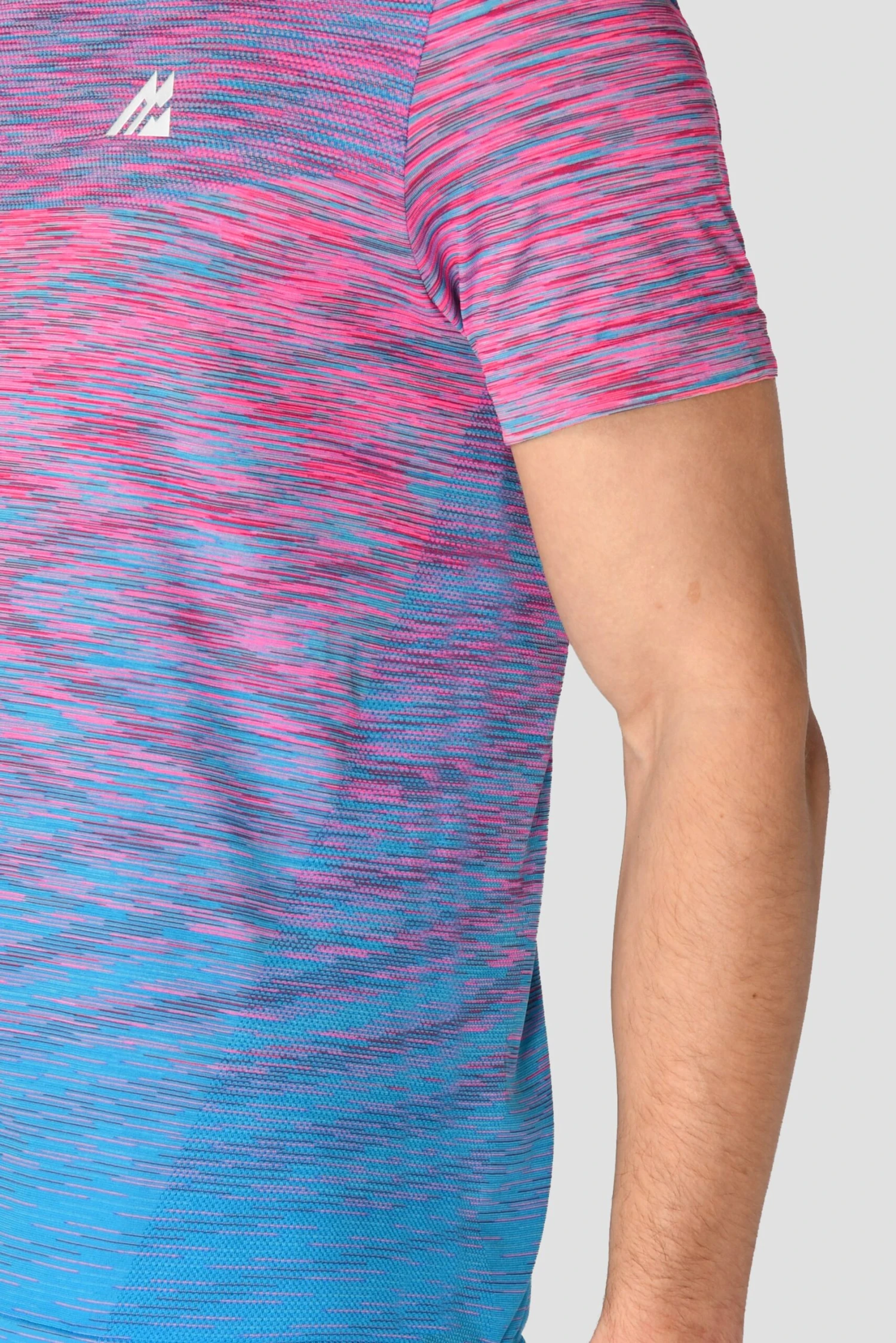 Trail Seamless T-Shirt - Pink/Blue Trail Seamless T-Shirt - Pink/Blue -MONTIREX CLOHTING SALE TRAIL SEAMLESS TEE HIBISCUS MAYA BLUE seamless detail scaled