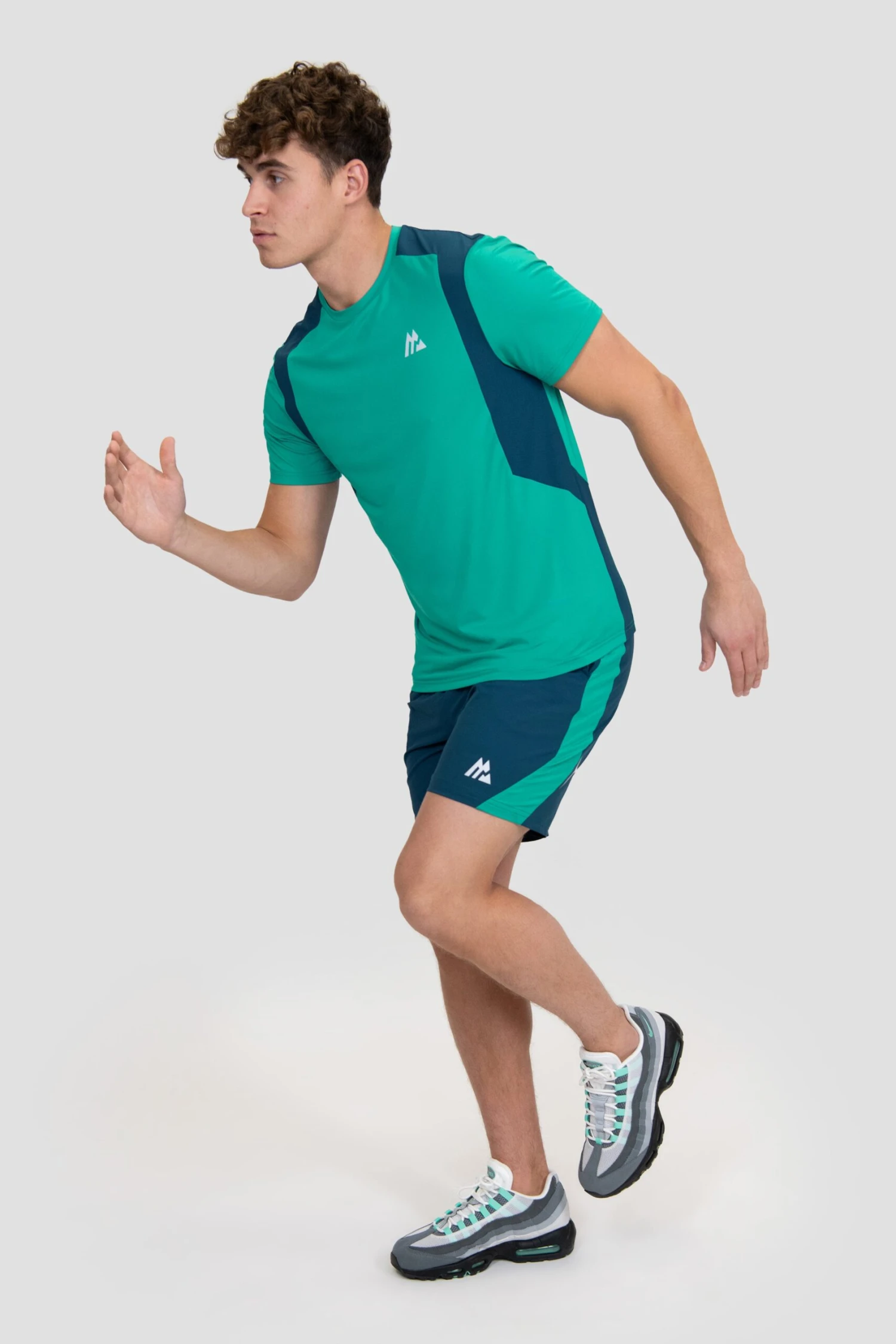 Vista Short - Abyssal/Aruba Vista Short - Abyssal/Aruba -MONTIREX CLOHTING SALE VISTA LAPIS SAILOR BLUE SHORTS 02 scaled