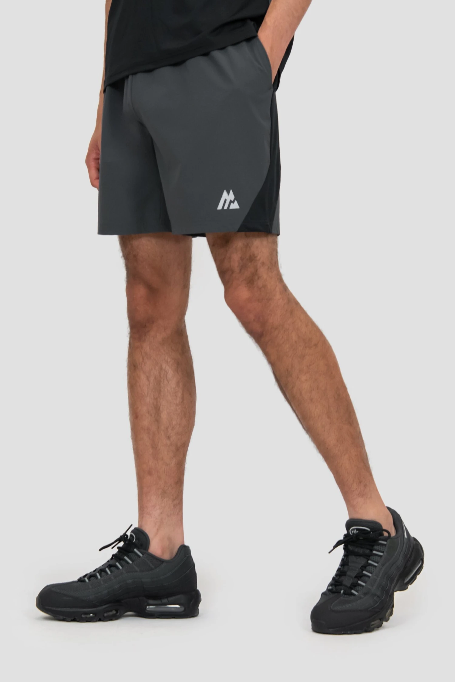 Vista Short - Asphalt/Black Vista Short - Asphalt/Black -MONTIREX CLOHTING SALE VISTA SHORT ASPHALT BLACK BEAUTY ASPHALT BLACK close side logo scaled